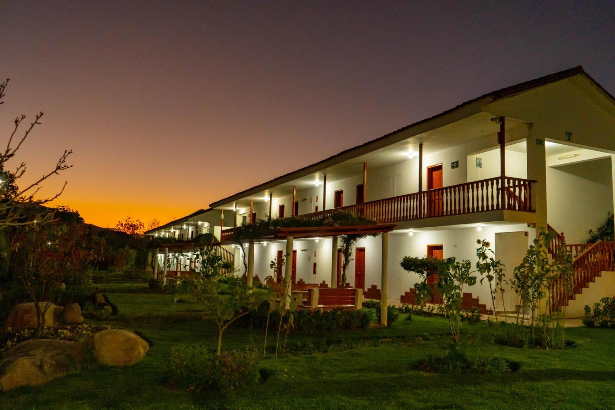 Hotel Agustos Urubamba Luaran gambar